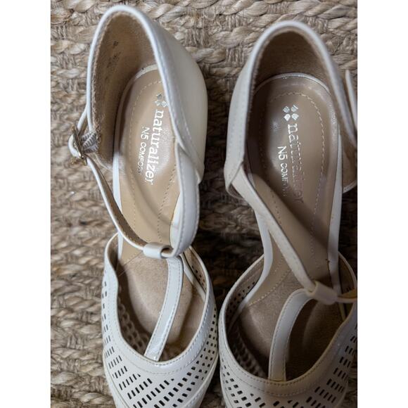 Naturalizer Women's White Cream T-strap Dressy Comfort Pumps Heels size 7 M - Picture 10 of 12
